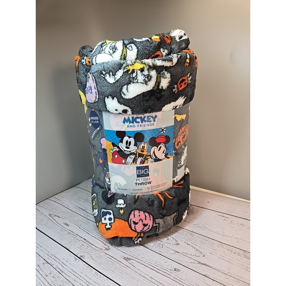 The Big One Disney Halloween Mickey & Friends‎ Plush Throw Blanket 5' x 6' Foot
